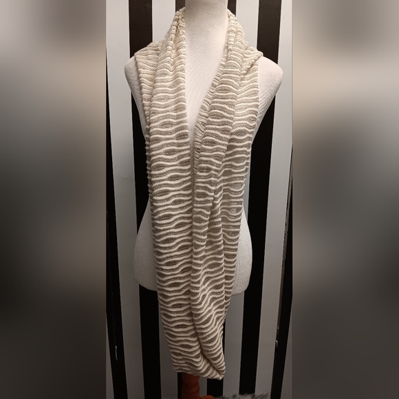 Ann Taylor infinity scarf - Picture 2 of 6